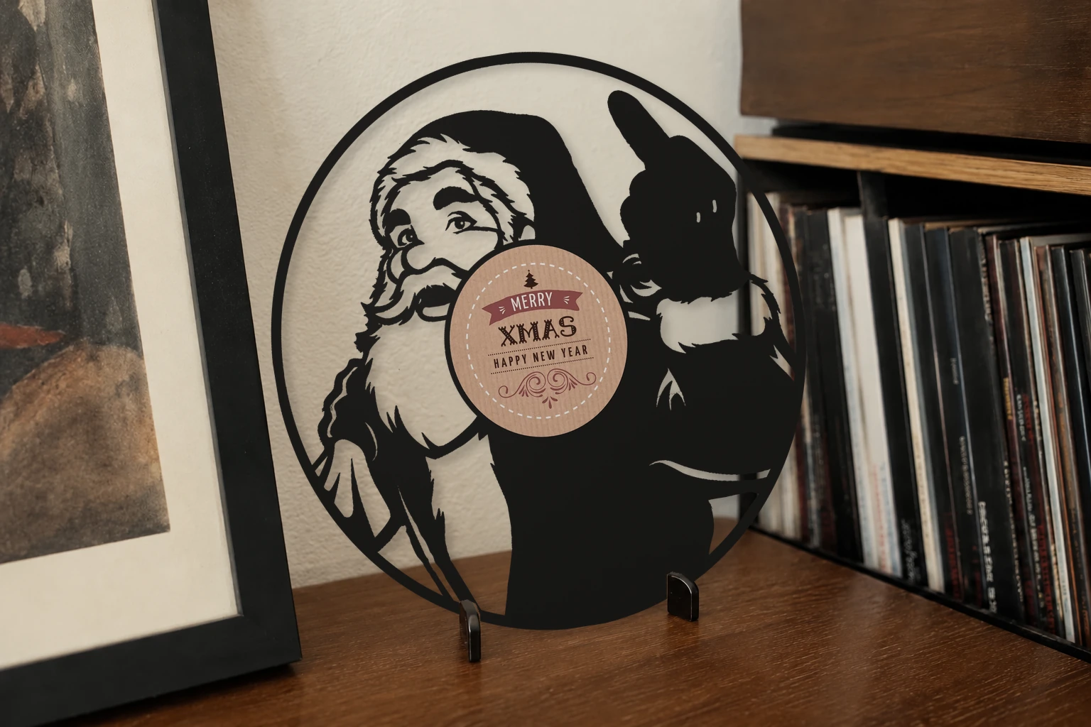Vinyle découpé PERE NOEL, présenté sur un support dans un intérieur
